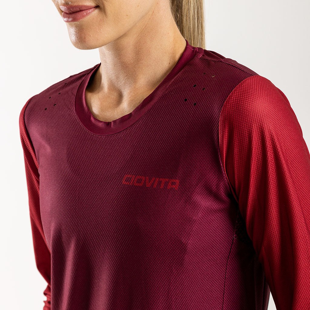 Women&#39;s AR Long Sleeve Trail Tee (Cherry)