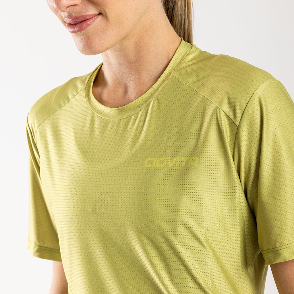 Women&#39;s Lightweight Short Sleeve Trail Tee (Pistachio)