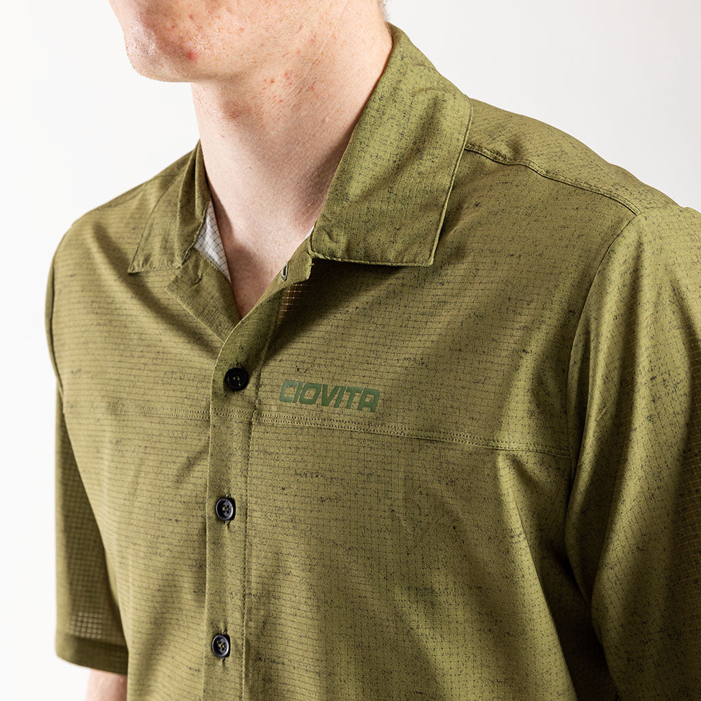 Men&#39;s Short Sleeve Adventure Shirt (Olive Melange)